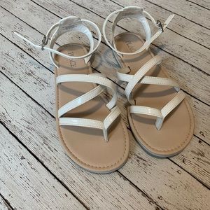 The Childrens Place sz 4 white patent leather strappy sandals